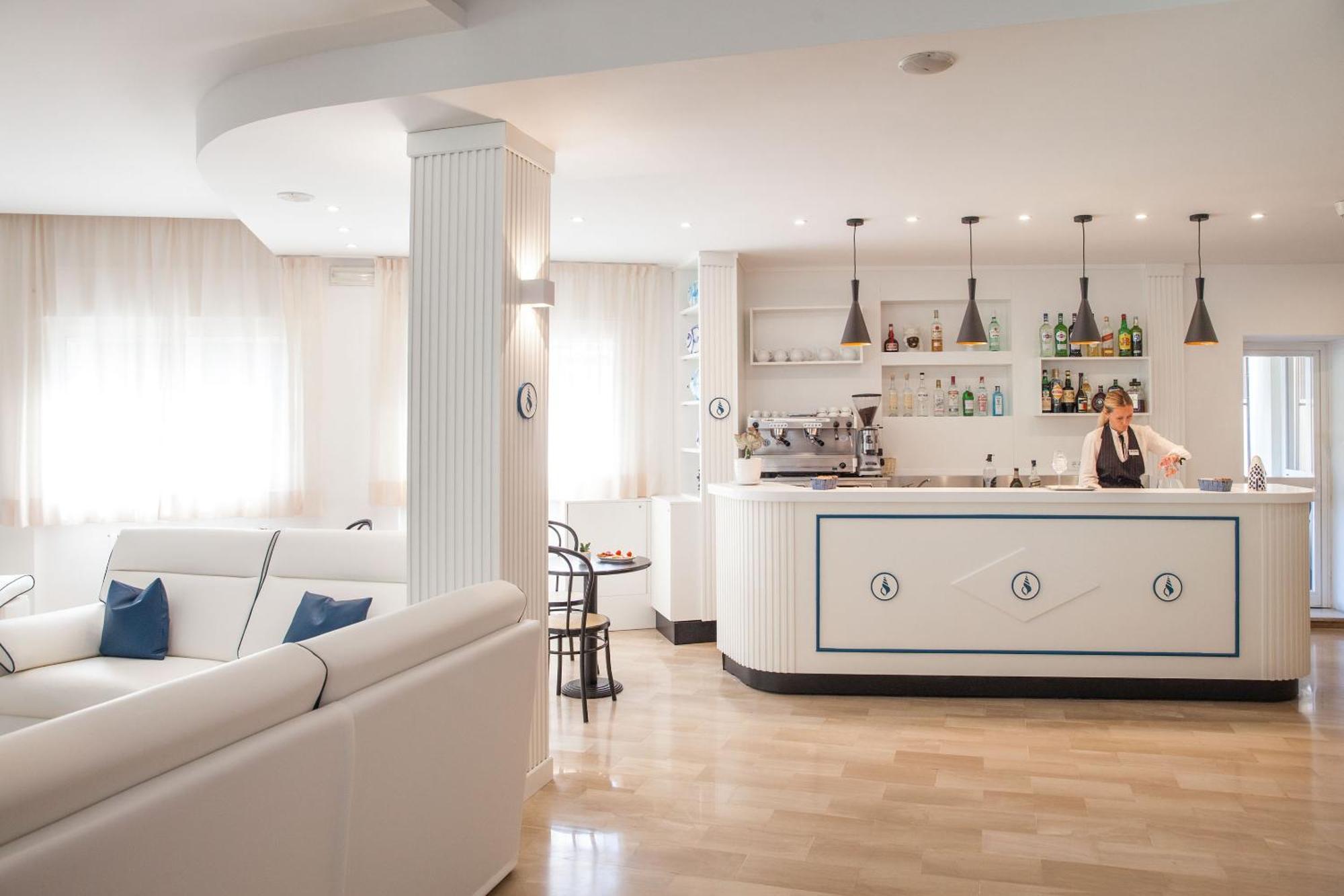 Tritone Hotel